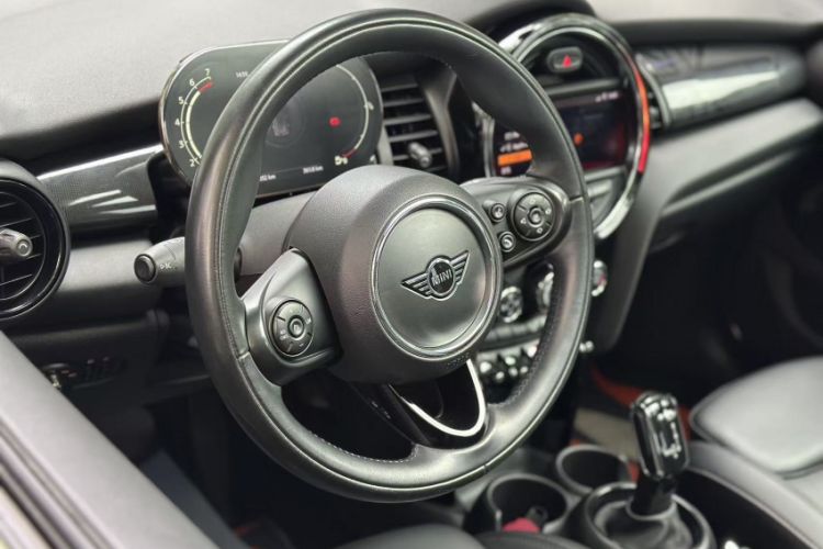Used MINI 2021 1.5T COOPER Classic Edition Five-Door Version Interior 5