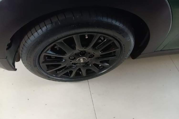 Used MINI 2021 1.5T COOPER Classic Edition Five-Door Version Left Front Wheel Hub