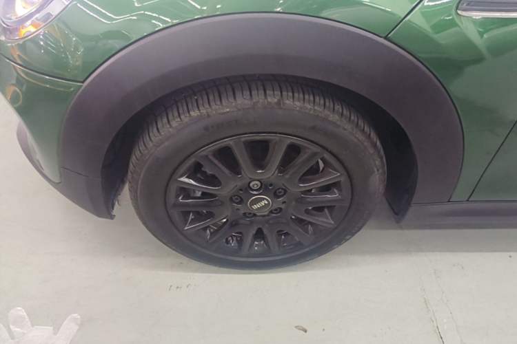 Used MINI 2021 1.5T COOPER Classic Edition Left Front Wheel Hub