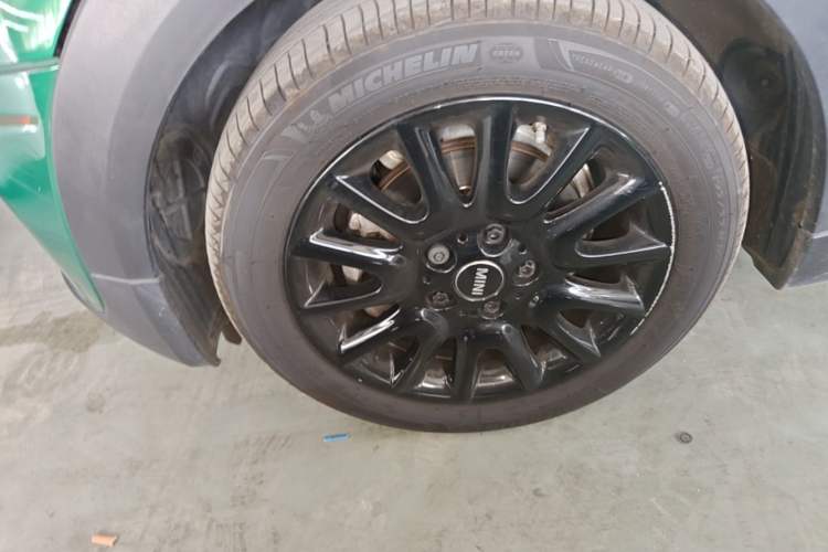 Used MINI 2021 1.5T COOPER Classic Edition Left Front Wheel Hub