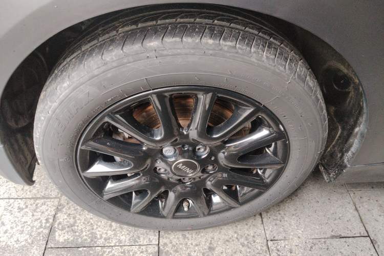 Used MINI 2021 1.5T COOPER Classic Edition Left Front Wheel Hub