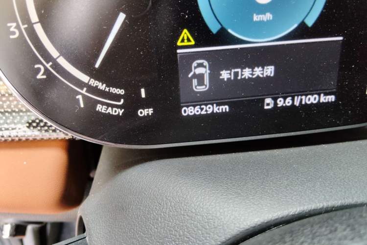 Used MINI  Odometer Close Up