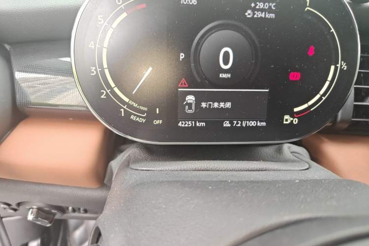 Used MINI 2021 2.0T COOPER S Classic Edition Odometer Close Up