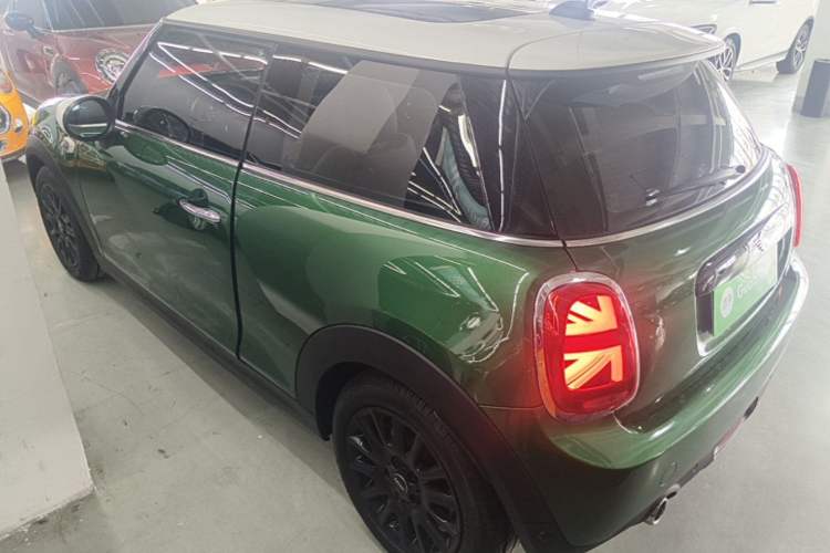 Used MINI 2021 1.5T COOPER Classic Edition Rear Left 45 Deg