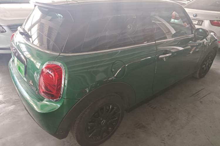 Used MINI 2021 1.5T COOPER Classic Edition Rear Right 45 Deg