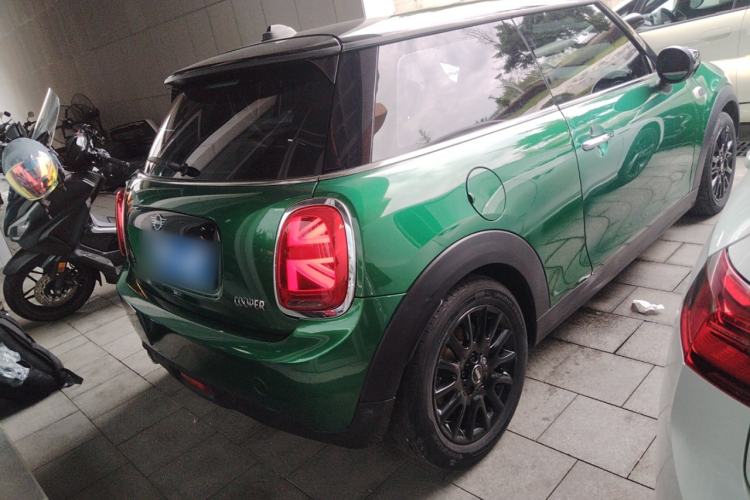 Used MINI 2021 1.5T COOPER Classic Edition Rear Right 45 Deg