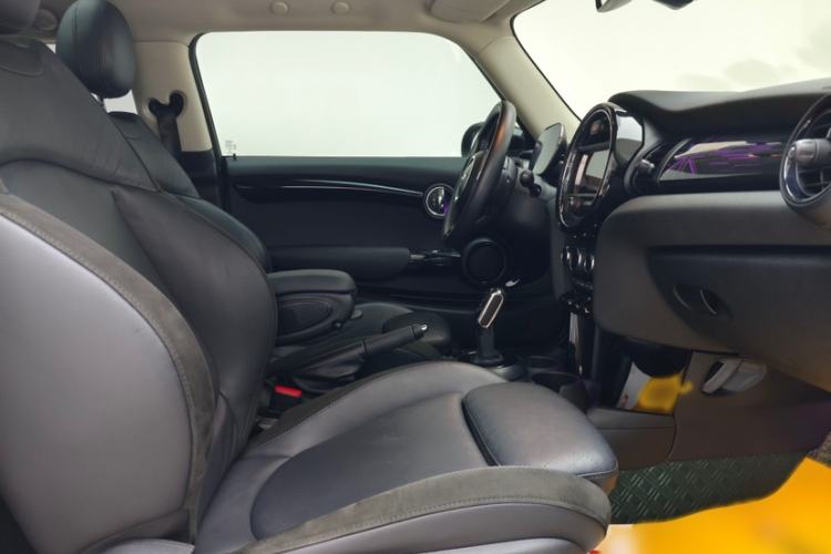 Used MINI 2021 1.5T COOPER Artist Right Front Seat