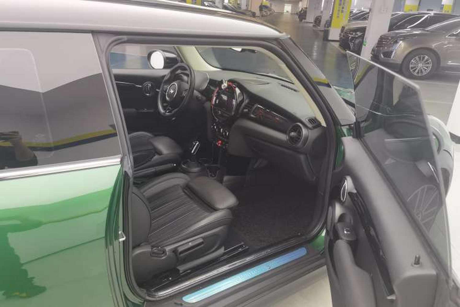 Used MINI 2021 2.0T COOPER S CABRIO Artist Right Front Seat