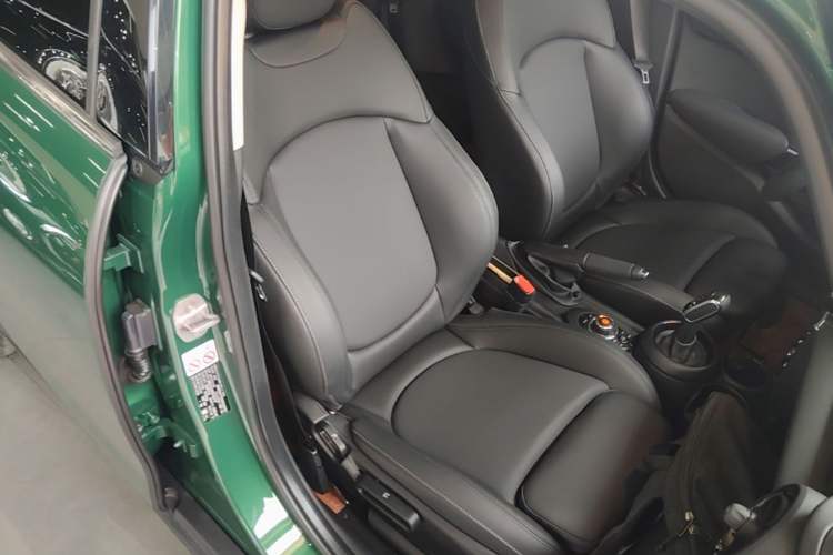Used MINI 2021 1.5T COOPER Classic Edition Five-Door Version Right Front Seat