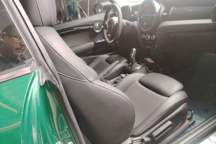 Used MINI 2021 1.5T COOPER Classic Edition Right Front Seat