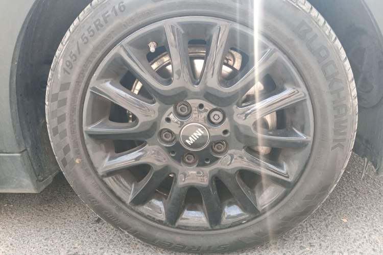 Used MINI 2021 1.5T COOPER CABRIO Classic Edition Right Front Wheel Hub