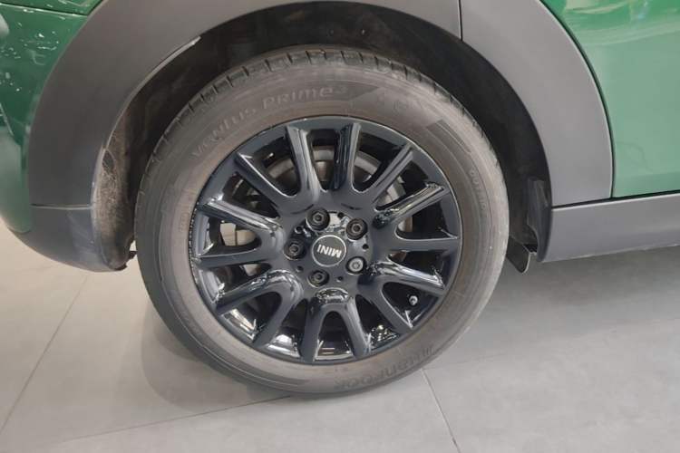 Used MINI 2021 1.5T COOPER Classic Edition Five-Door Version Right Rear Wheel Hub