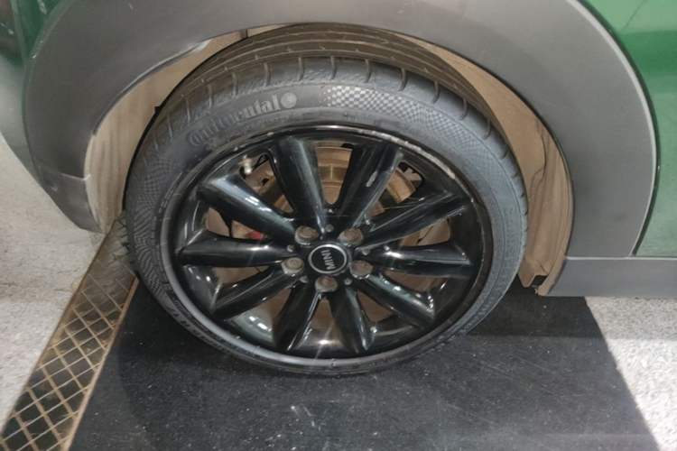 Used MINI 2021 2.0T COOPER S Classic Edition Right Rear Wheel Hub