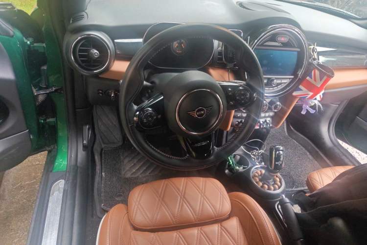 Used MINI 2021 1.5T COOPER CABRIO Artist Steering Wheel