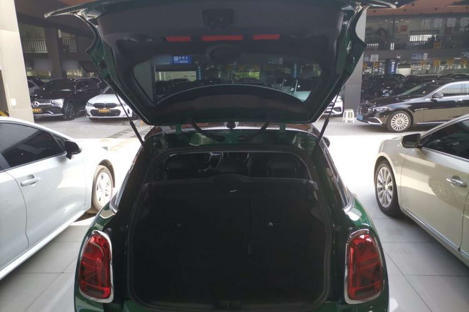 Used MINI 2021 1.5T COOPER Classic Edition Five-Door Version Trunk