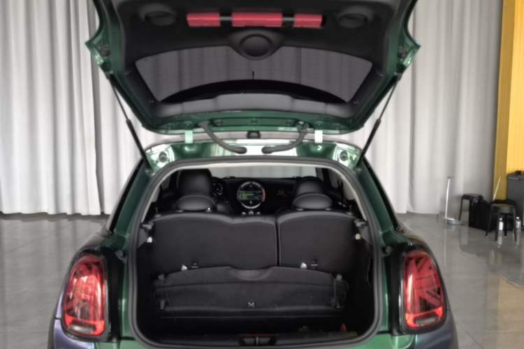 Used MINI 2021 1.5T COOPER Classic Edition Trunk