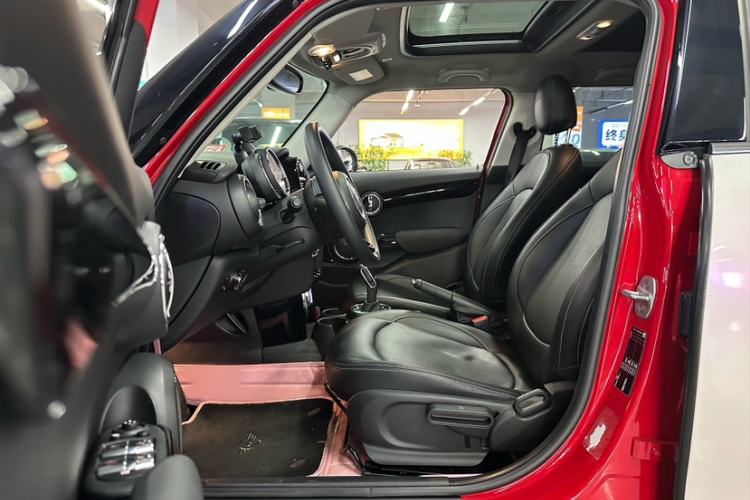 Used MINI 2021 1.5T ONE PLUS Five-Door Edition Interior 10