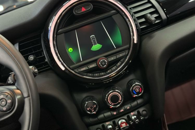 Used MINI 2021 1.5T ONE PLUS Five-Door Edition Interior 6