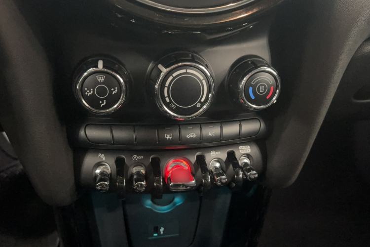Used MINI 2021 1.5T COOPER Classic Edition Five-Door Version Audio And AC Panel