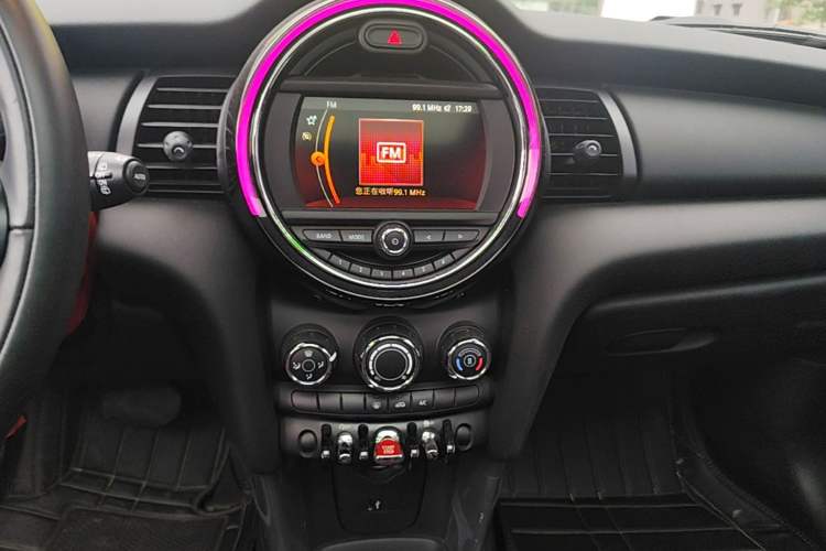 Used MINI 2021 1.5T ONE Five-Door Version Audio And AC Panel