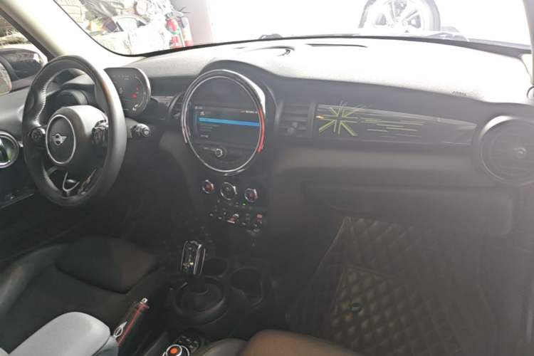 Used MINI 2021 1.5T COOPER Artist Center Console