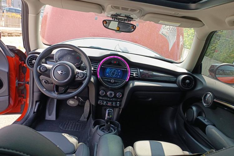 Used MINI 2021 1.5T COOPER Classic Edition Center Console