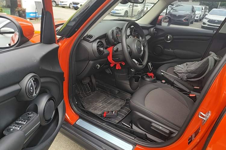 Used MINI 2021 1.5T ONE Five-Door Version Driver Seat