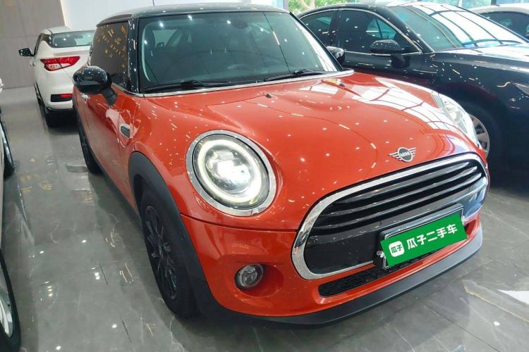 Used MINI 2021 1.5T COOPER Classic Edition Front Right 45 Deg