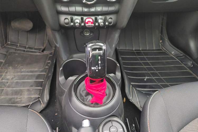 Used MINI 2021 1.5T ONE Five-Door Version Gear Lever