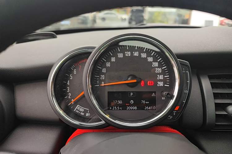 Used MINI 2021 1.5T ONE Five-Door Version Instrument Cluster