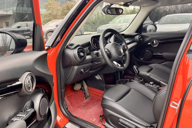 Used MINI 2021 1.5T COOPER Classic Edition Five-Door Version Interior 1
