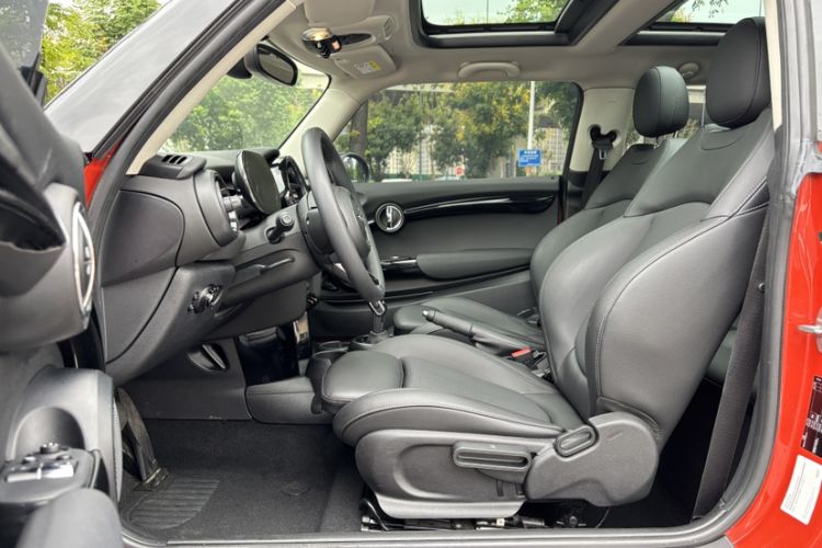 Used MINI 2021 1.5T COOPER Classic Edition Interior 1