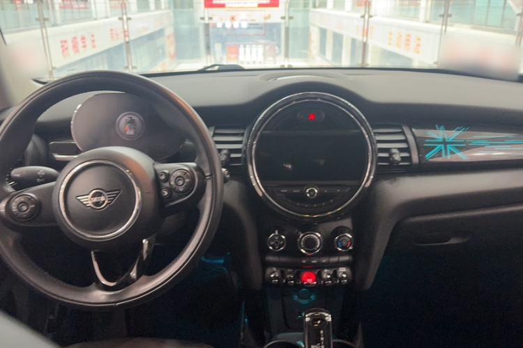 Used MINI 2021 1.5T COOPER Classic Edition Five-Door Version Interior 1