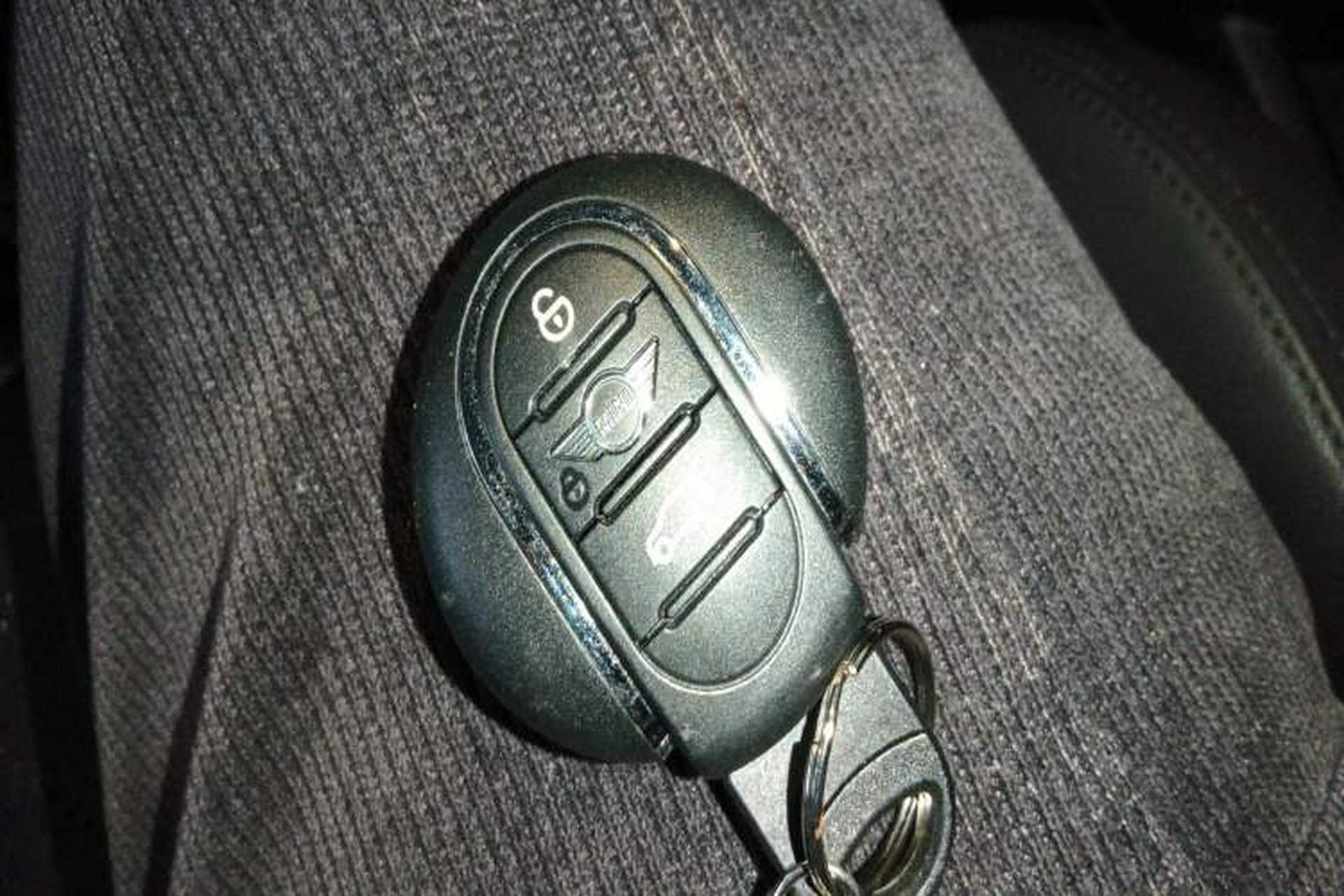 Used MINI 2021 1.5T COOPER Artist Interior 1