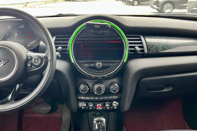 Used MINI 2021 1.5T COOPER Classic Edition Five-Door Version Interior 2