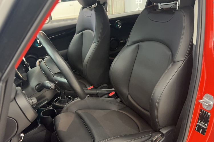 Used MINI 2021 1.5T COOPER Classic Edition Five-Door Version Interior 3