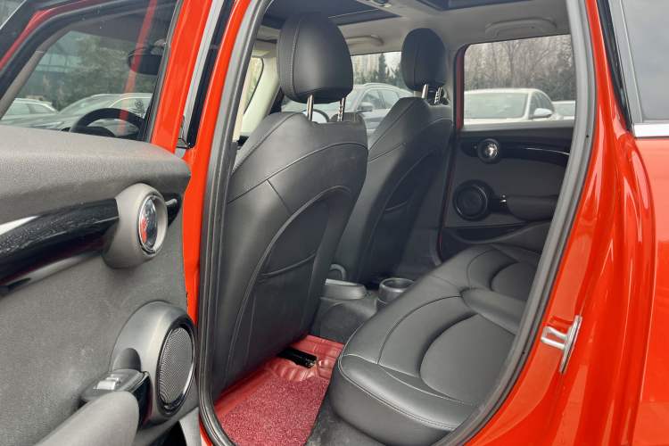 Used MINI 2021 1.5T COOPER Classic Edition Five-Door Version Interior 4
