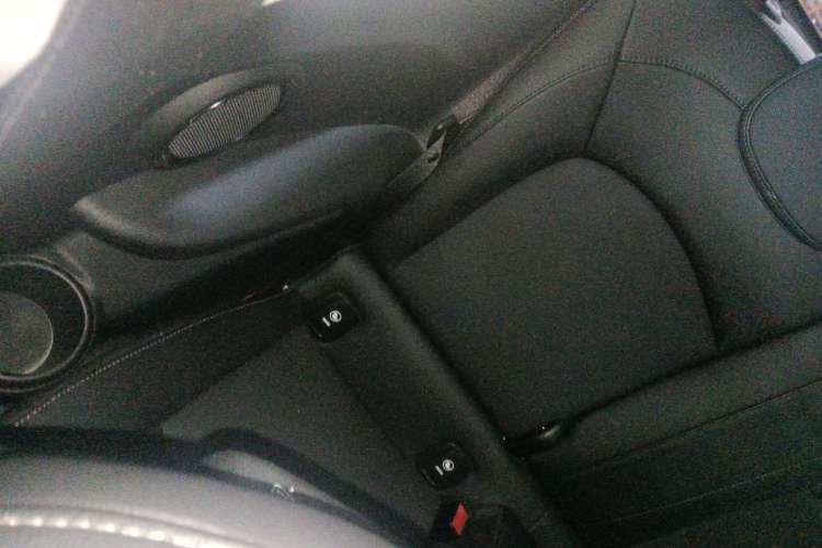 Used MINI 2021 1.5T COOPER Classic Edition Interior 6