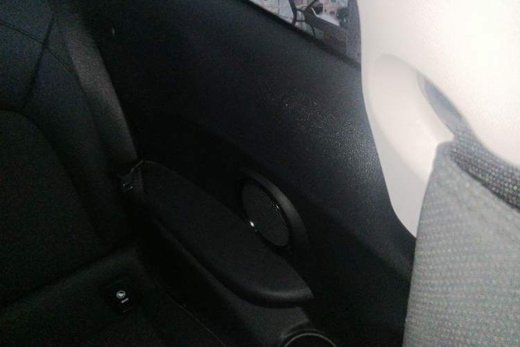 Used MINI 2021 1.5T COOPER Classic Edition Interior 8