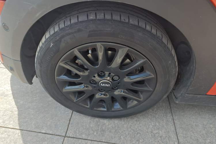 Used MINI 2021 1.5T COOPER Classic Edition Five-Door Version Left Front Wheel Hub