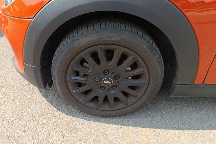 Used MINI 2021 1.5T COOPER Classic Edition Left Front Wheel Hub