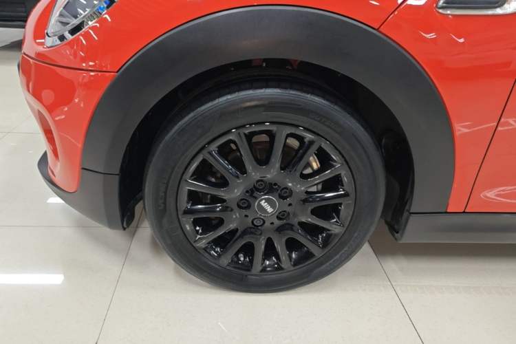 Used MINI 2021 1.5T ONE PLUS Left Front Wheel Hub