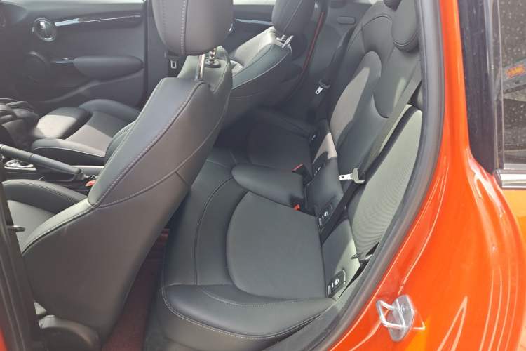 Used MINI 2021 1.5T COOPER Classic Edition Five-Door Version Left Rear Seat