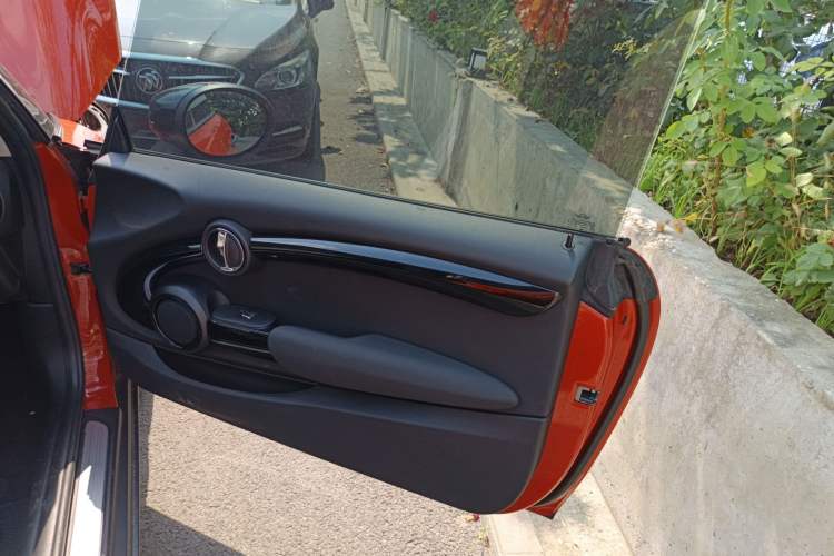 Used MINI 2021 1.5T COOPER Classic Edition Right Front Door Interior
