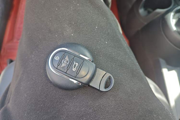 Used MINI 2021 1.5T COOPER Classic Edition Five-Door Version Vehicle Key