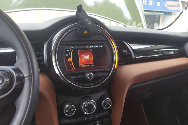 Used MINI 2021 1.5T ONE Five-Door Version Audio And AC Panel