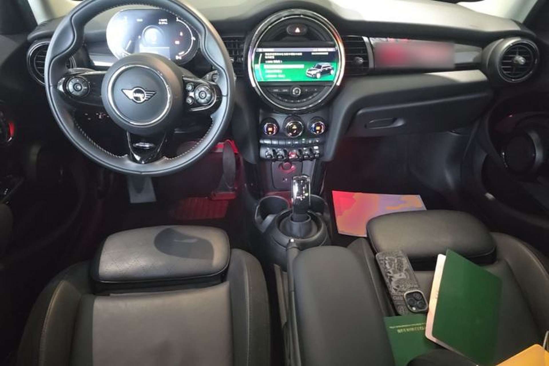 Used MINI 2021 1.5T COOPER Artist Five-Door Edition Center Console