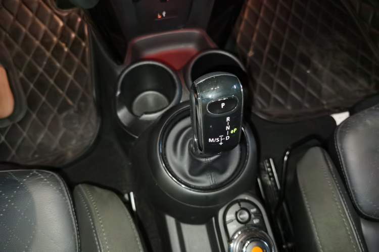 Used MINI 2021 1.5T COOPER Artist Gear Lever