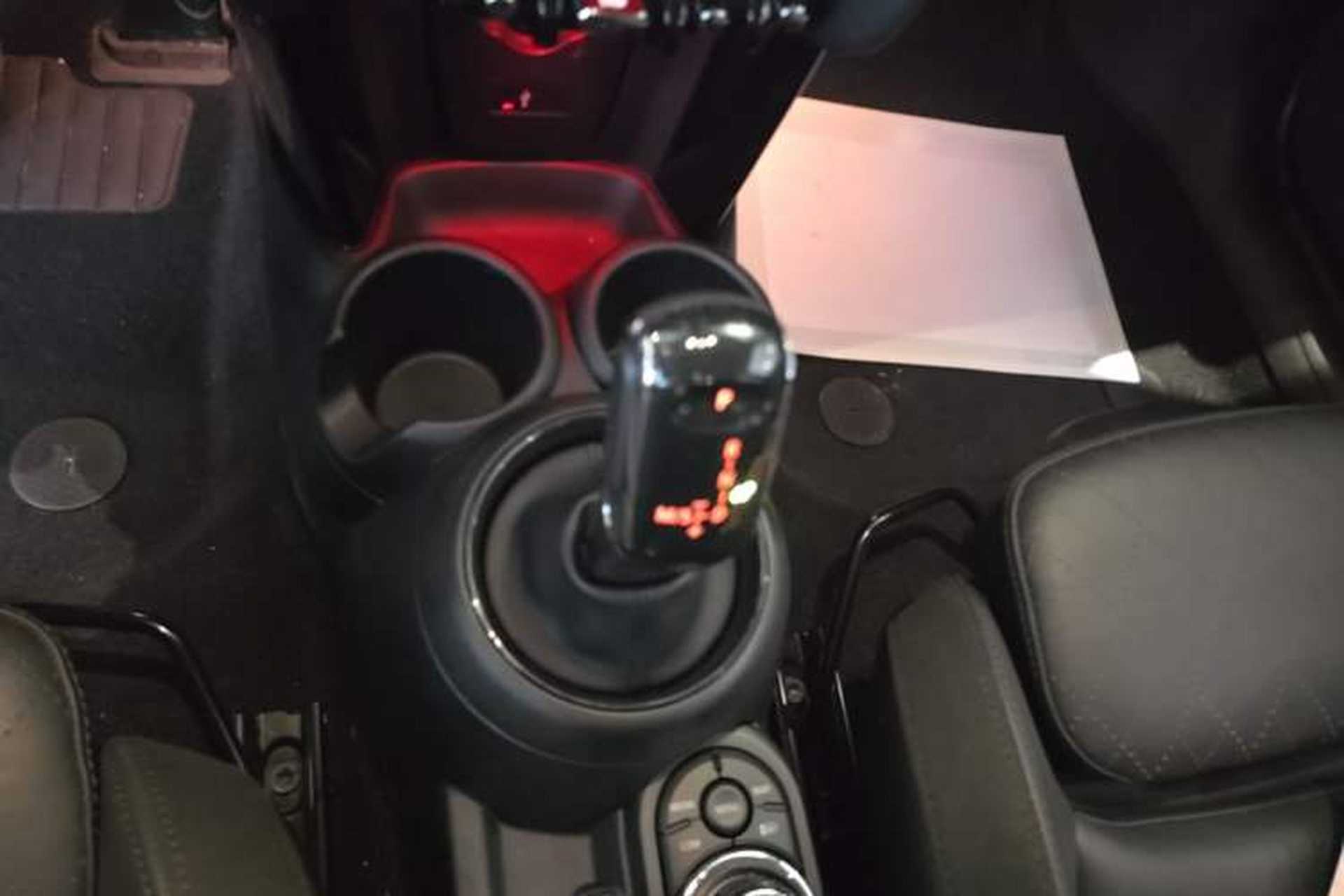 Used MINI 2021 1.5T COOPER Artist Five-Door Edition Gear Lever