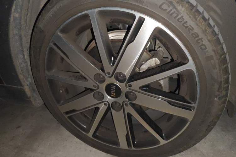 Used MINI 2021 1.5T COOPER Artist Right Front Wheel Hub